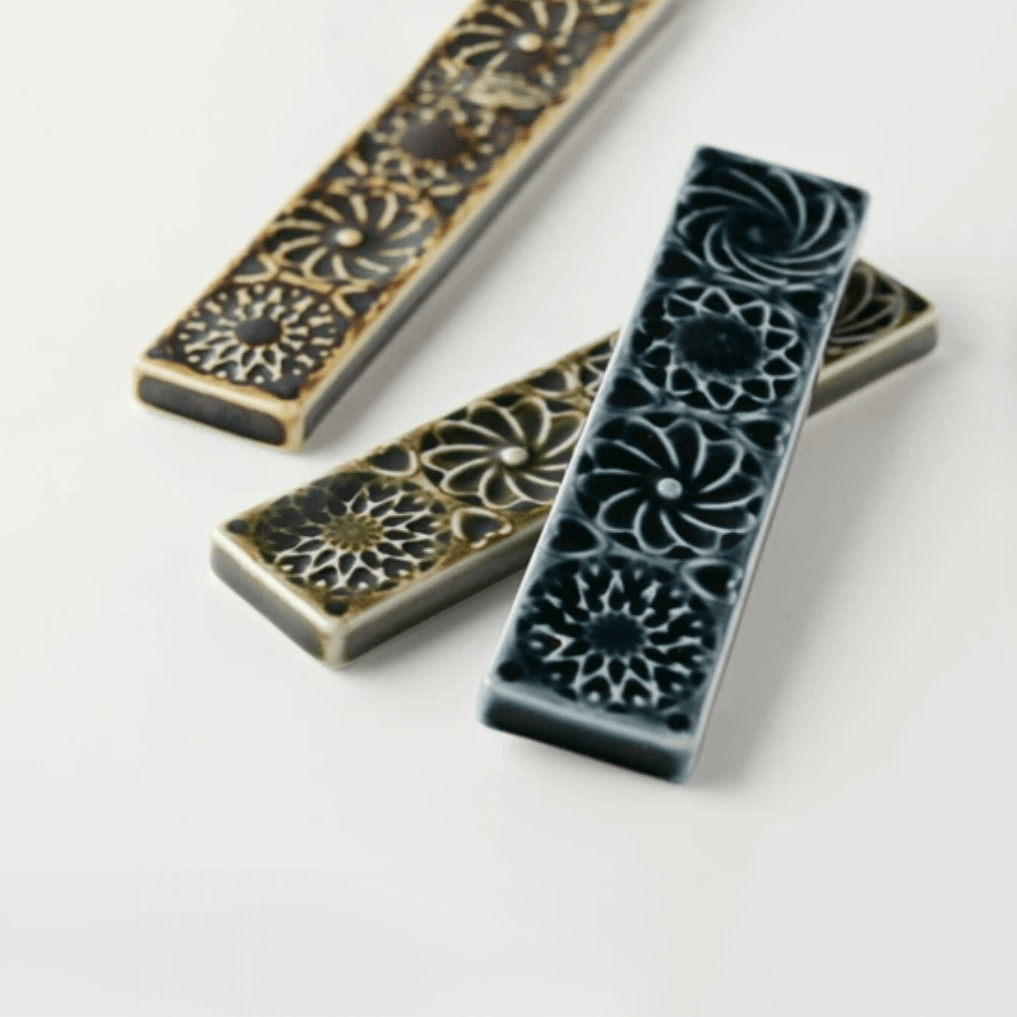 Botanical Motif Cutlery Rest — Amber
